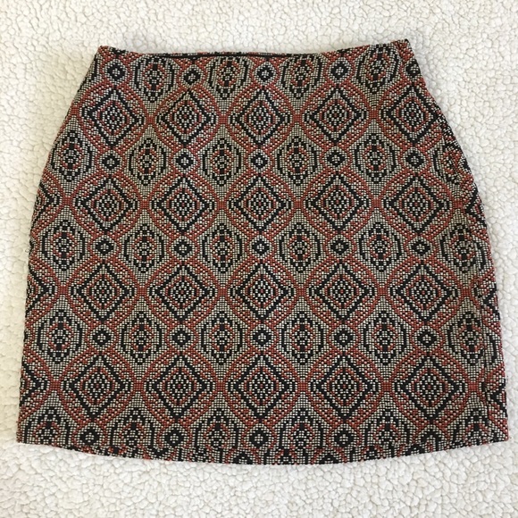 H&M Skirt - Picture 2 of 4